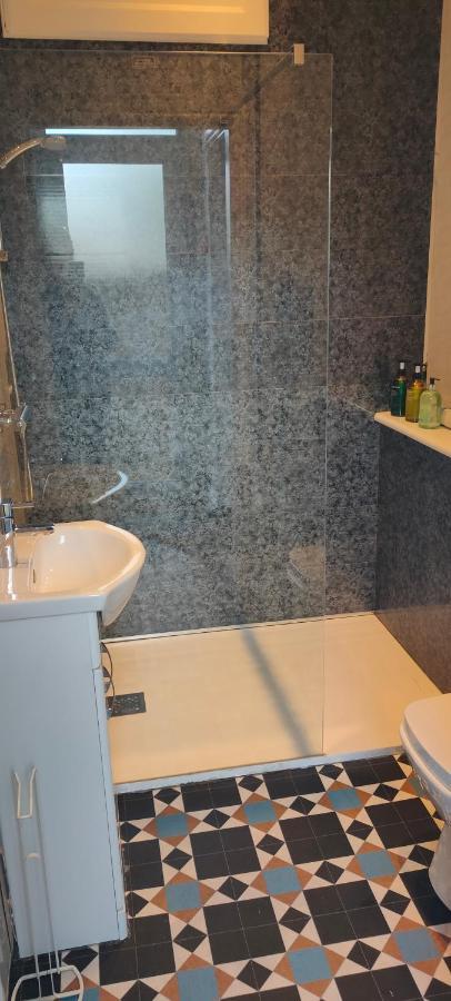 הורנסי Fishtail House - Stylish Apartments Minutes From The Sea מראה חיצוני תמונה