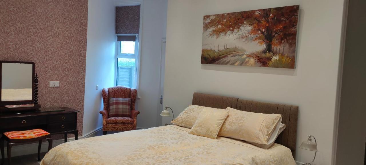 הורנסי Fishtail House - Stylish Apartments Minutes From The Sea מראה חיצוני תמונה